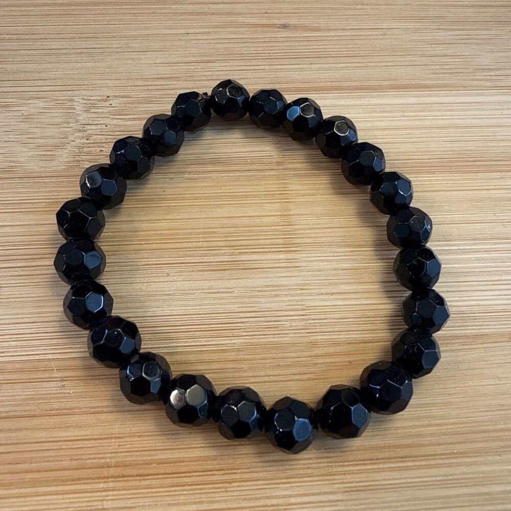 SMALL BLACK BEAD BRACELET ON ELASTIC UNBRANDED